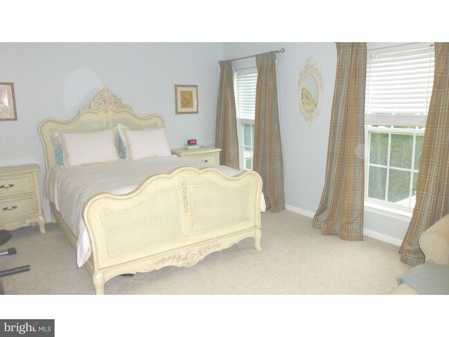 Building Photo - 209 Creekside Dr