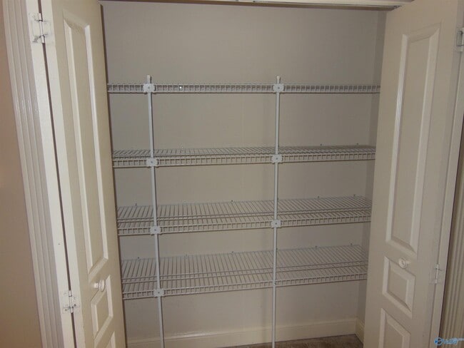 Building Photo - 2604 Little Cove Rd