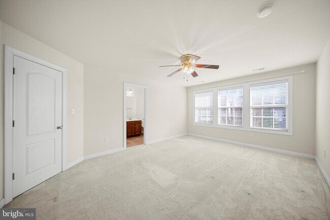 Building Photo - 16421 Regatta Ln