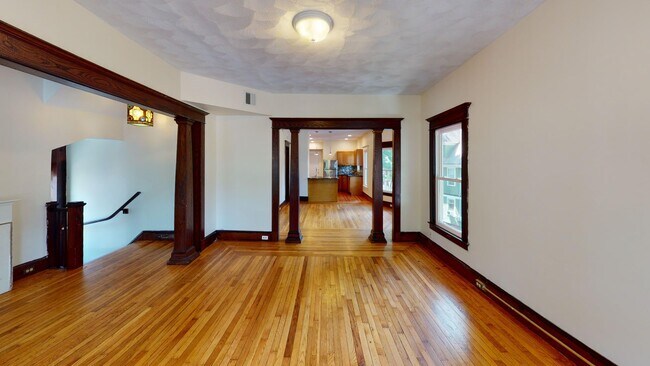 Building Photo - 252 Goffe Terrace