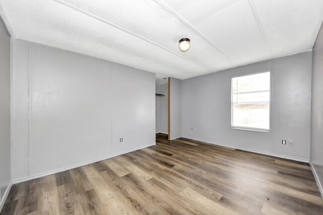 Building Photo - 14009 Rustic Ln