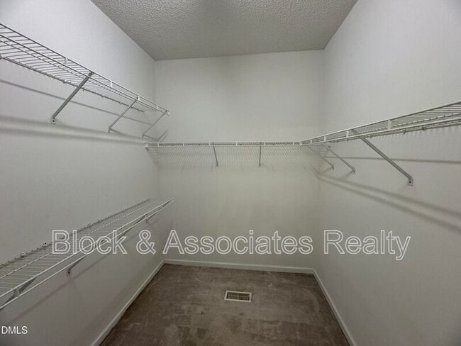 Building Photo - 111 Ayelsford Dr