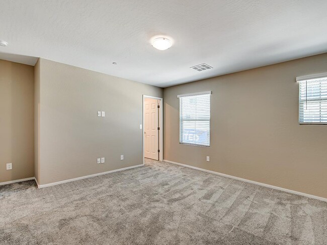 Building Photo - 21 Alamere Falls Dr
