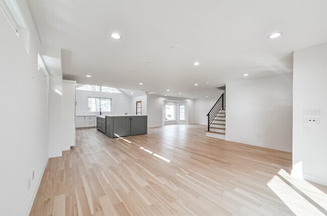 Building Photo - 4718 N Braeswood Blvd