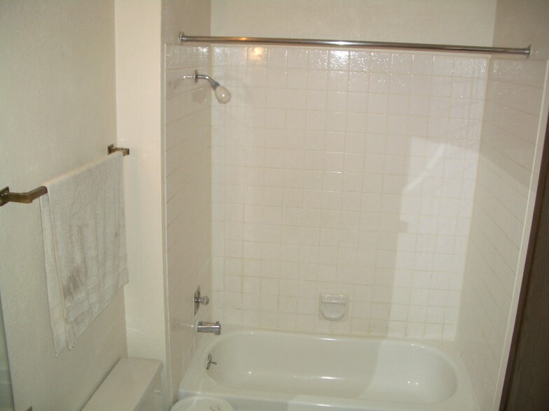 Building Photo - 4532 S Donald Ct