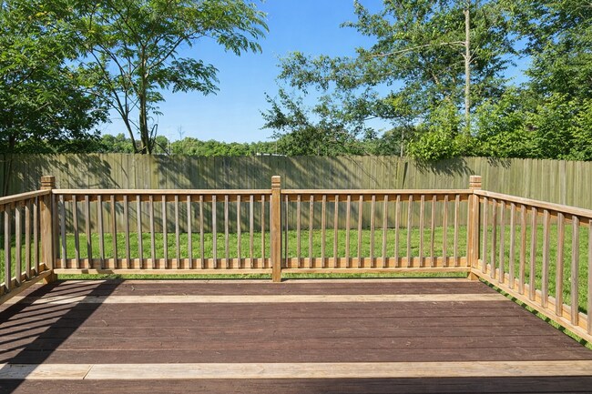 Building Photo - $1500 3 Bedroom 2 Bath Modern Brick Home!