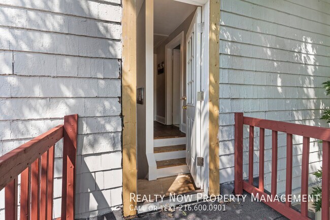 Building Photo - 3276 Tullamore Rd