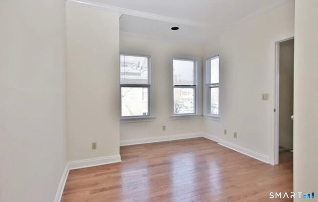 Building Photo - 16 Haviland St