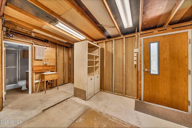 Building Photo - 5123 E Virginia Ave