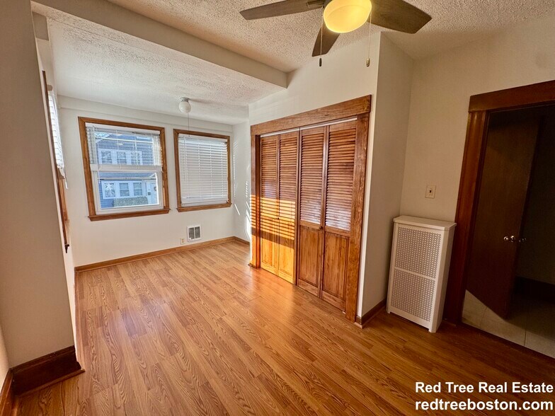 Building Photo - 69 Turner St