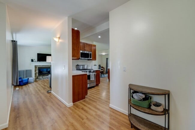 Building Photo - 3Bd/2Ba Kenmore House