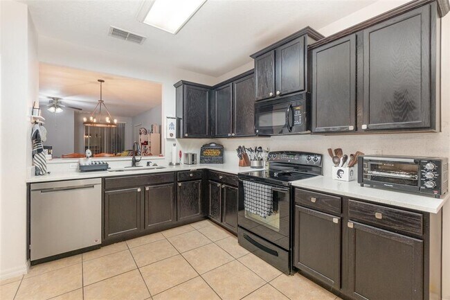 Building Photo - 1569 Tamarind Rd