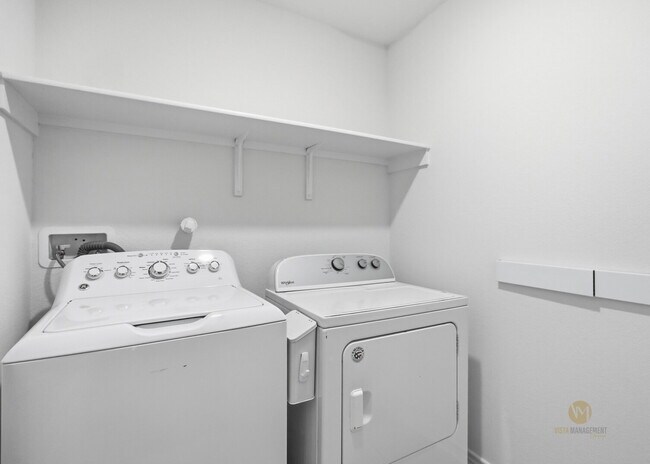 Building Photo - Spacious 4-Bedroom Home for Lease in Champions Manor – Medina Valley ISD!