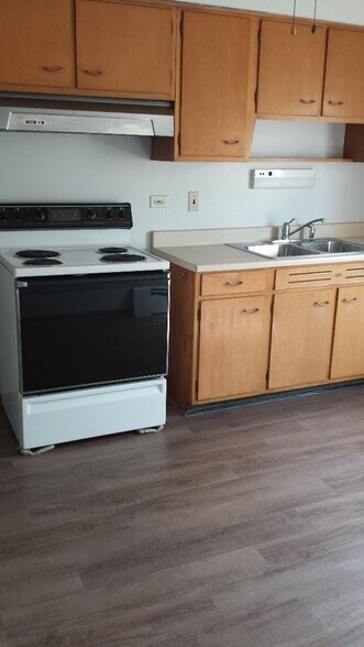 Building Photo - 1315 E 31st St