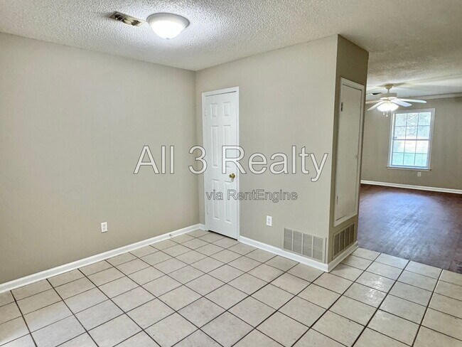Building Photo - 116 Hargis Dr