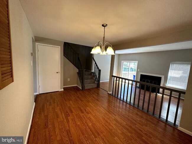 Building Photo - 8121 Fenwick Ct