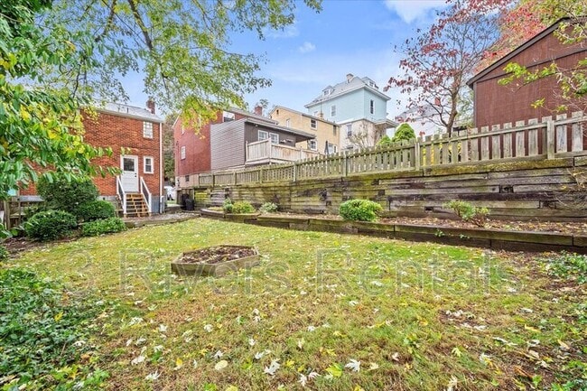 Building Photo - 1419 Dagmar Ave