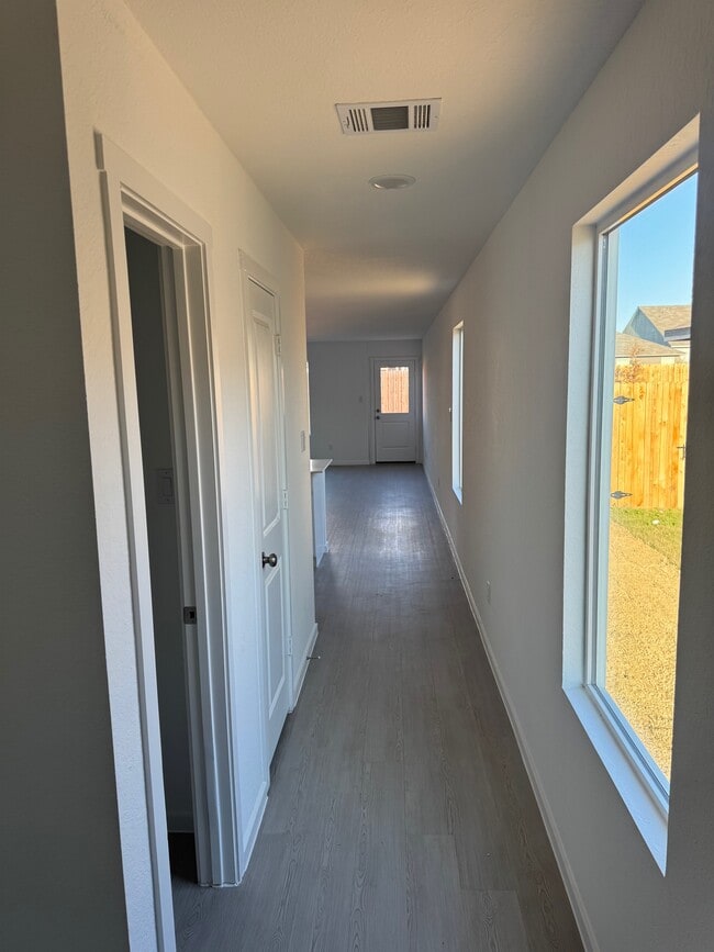 Building Photo - 7306 India Star