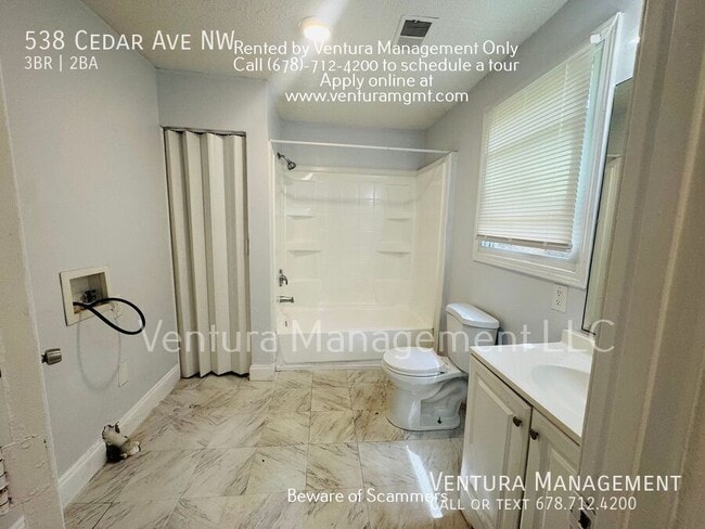 Building Photo - 538 Cedar Ave NW