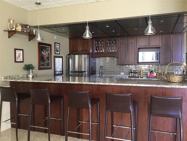 Building Photo - 1621 Gulf Blvd