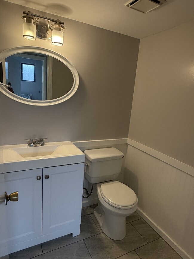 Building Photo - 29639 Greenhill Dr