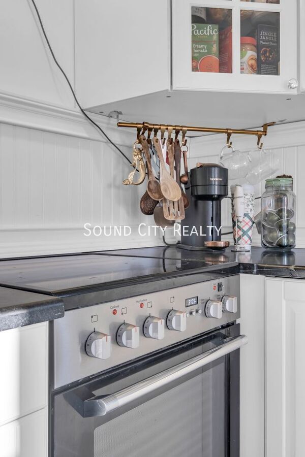 Building Photo - 1203 Kermit Dr