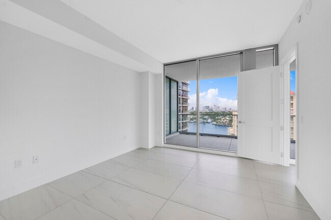 Building Photo - 151 N Seabreeze Blvd
