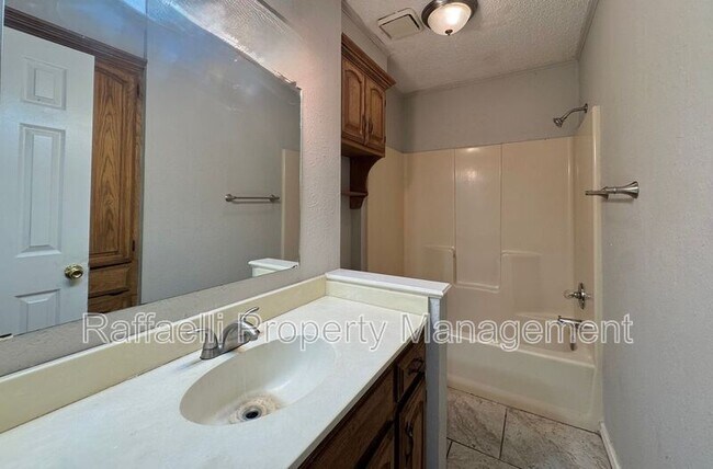 Building Photo - 6220 Gould Pl
