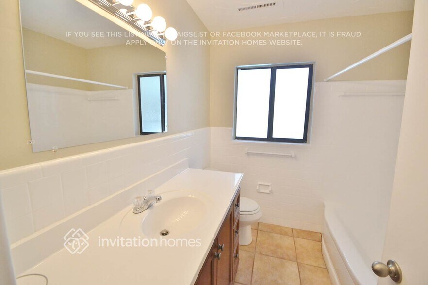 Building Photo - 16 Southwind Dr