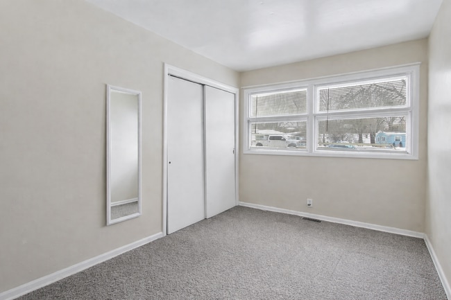 Building Photo - 2058 Mac Ct