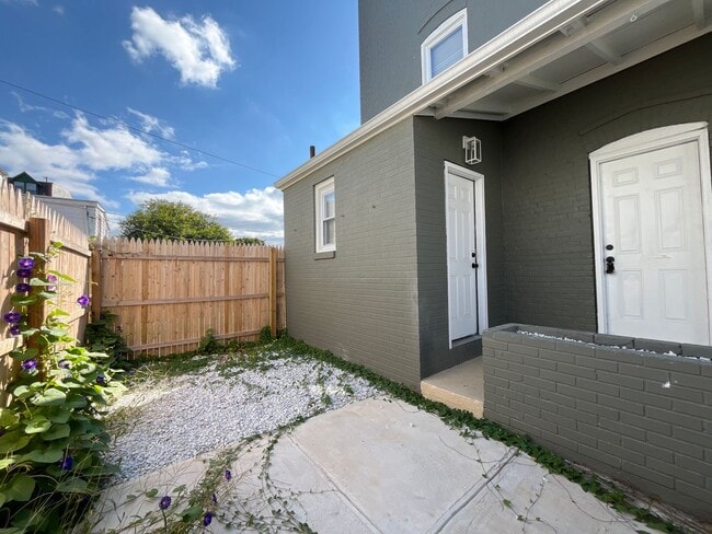 Building Photo - Fully Renovated and Modern 3-Bedroom, 1-Bathroom Rental Home in Center City Allentown,