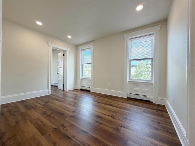 Building Photo - 1918 Kerrigan Ave