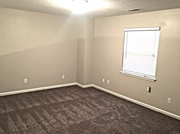 Building Photo - 8 Otter Creek Dr