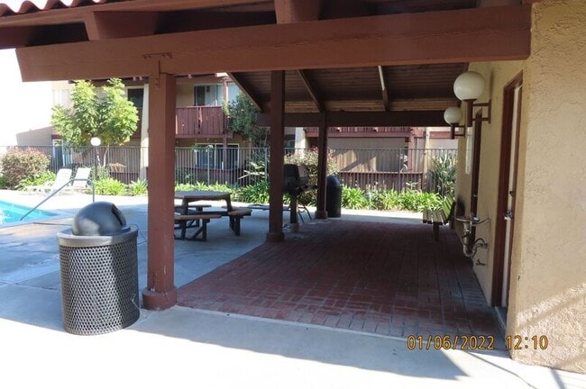 Building Photo - 1000 MacArthur Blvd