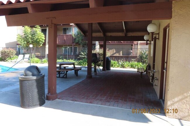 Building Photo - 1000 MacArthuur Blvd