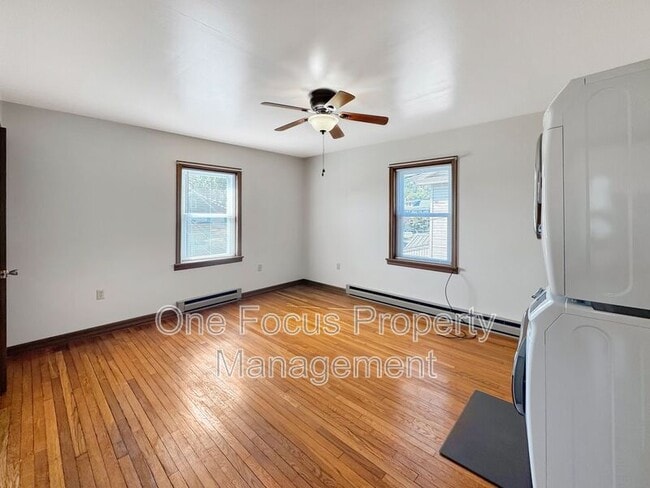 Building Photo - 1310 Almond St