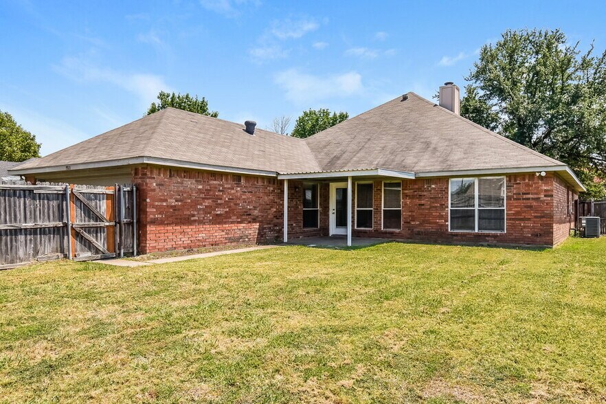 Building Photo - 7921 Wayne Way