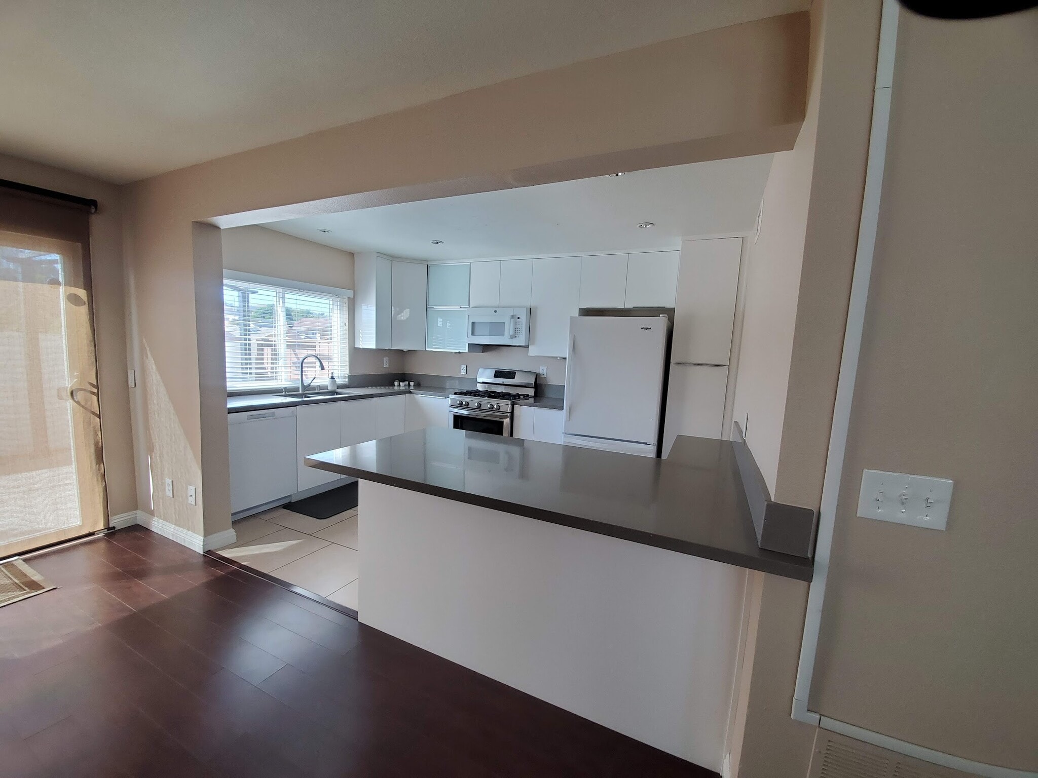 Building Photo - 2344 Hampstead Way