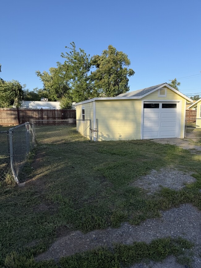 Building Photo - 1154 Grand Ave