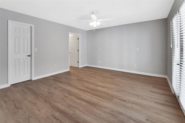 Building Photo - 2410 S Glen Eagles Dr