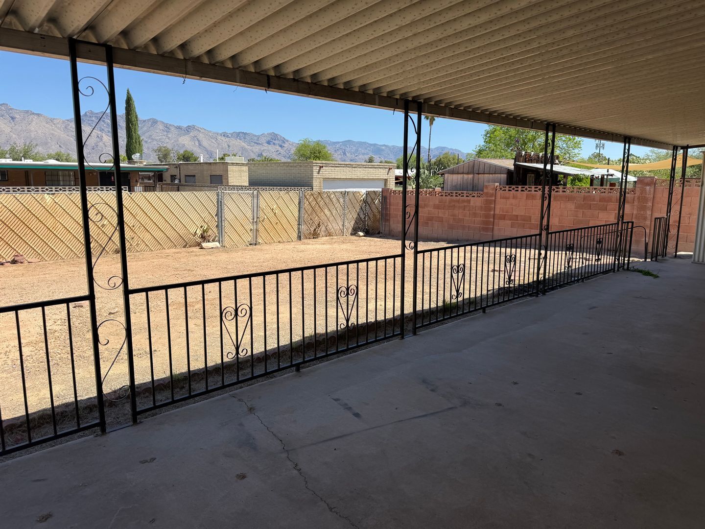 Building Photo - 4541 E San Francisco Blvd