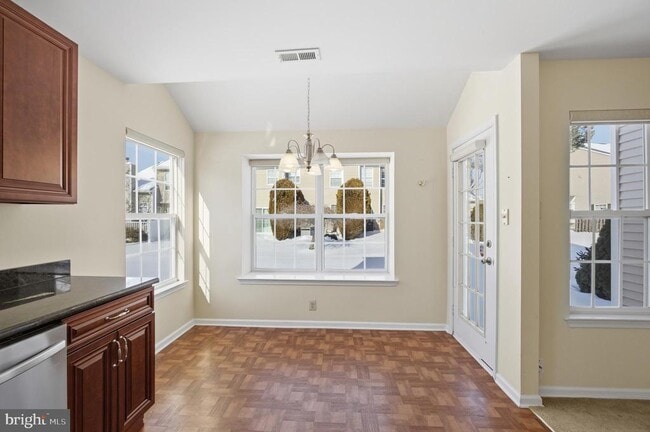 Building Photo - 56 Camellia Ct