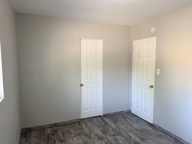 Building Photo - 1266 W Stoneridge Ct