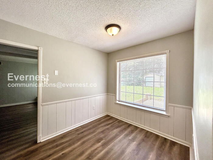 Building Photo - 2092 Hornsby Cove