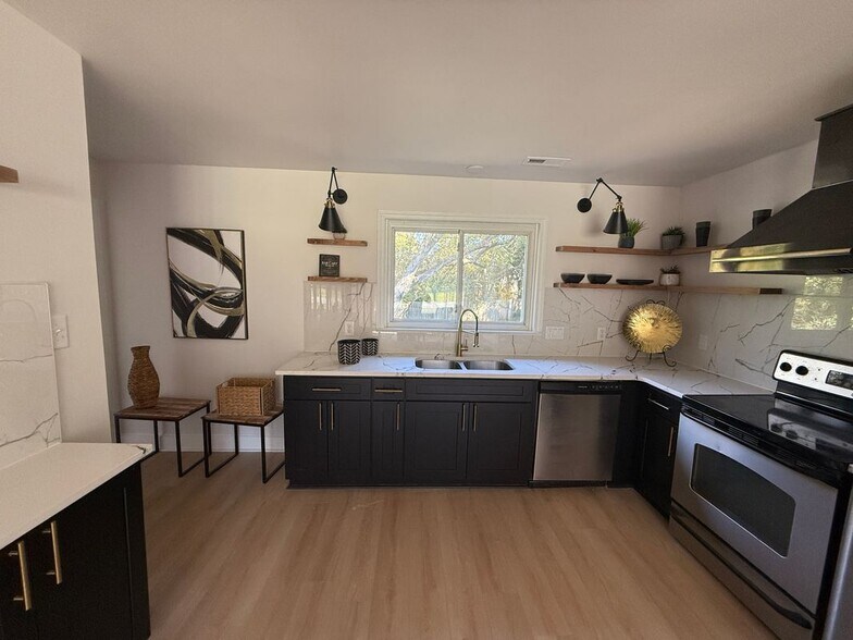 Building Photo - 2915 Reynolds Park Rd