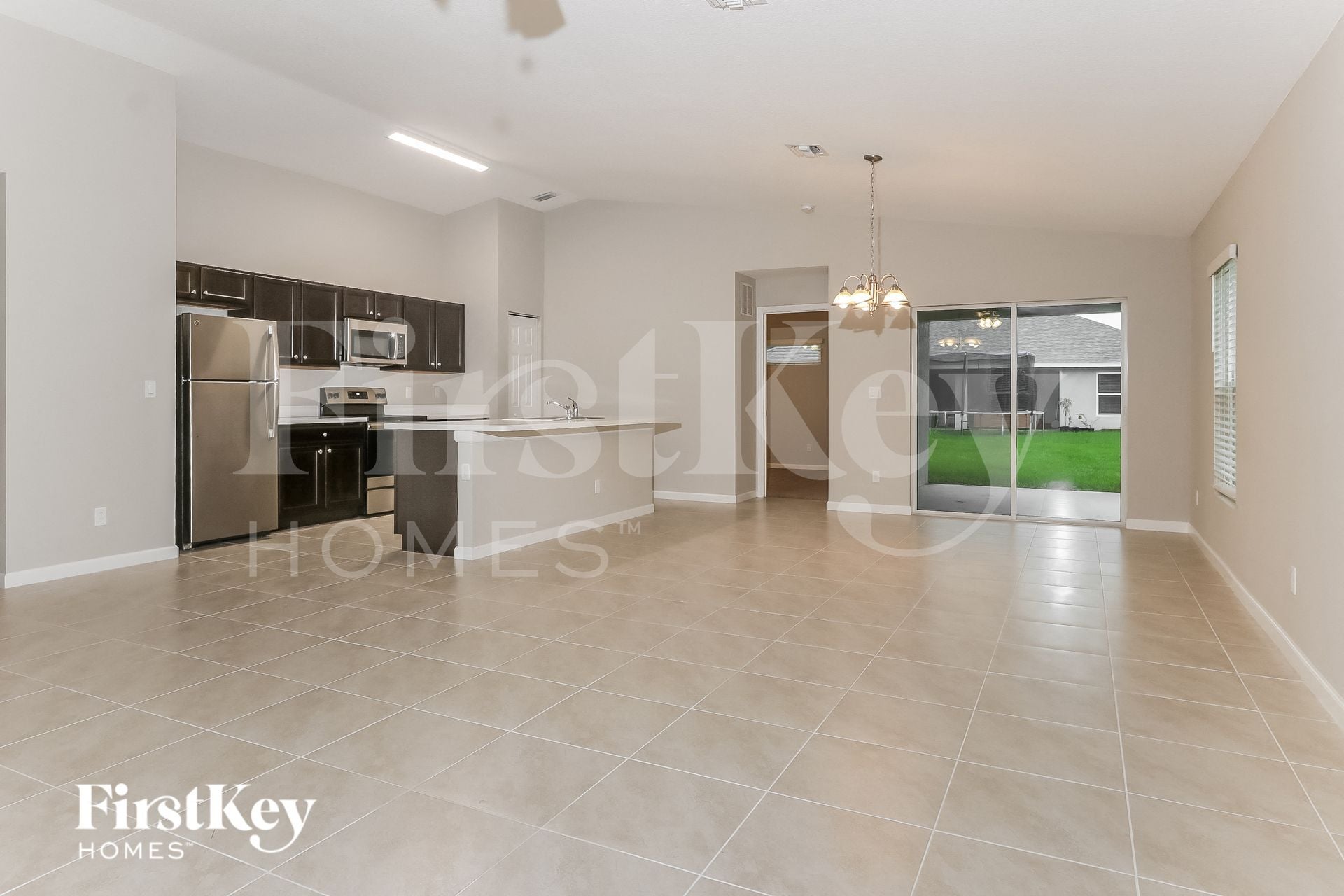 Building Photo - 873 SW Saltonstall Terrace