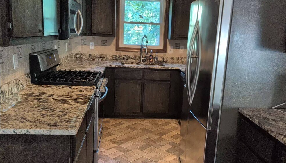 Kitchen - 5464 Hunnington Mill Dr