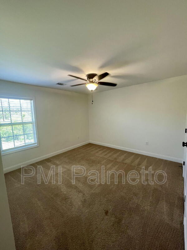 Building Photo - 215 Emanuel Creek Drive