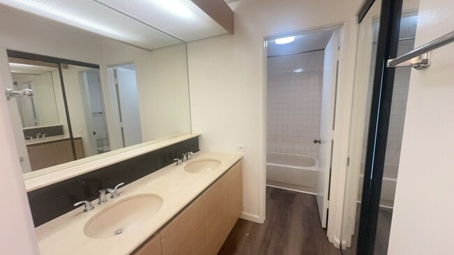 Building Photo - HONOLULU PARK PLACE - Newly Renovated Spacious 1 Bedroom, 1 Bathroom, 1 Parking & Lanai!