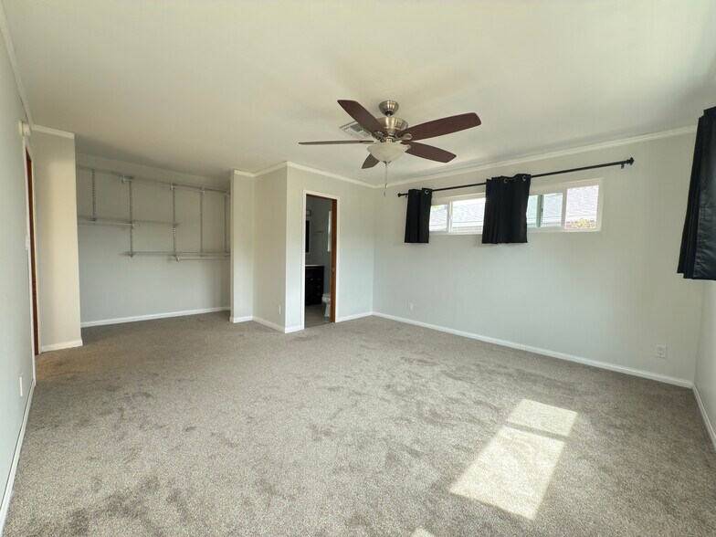 Building Photo - 8151 Beaver Lake Dr
